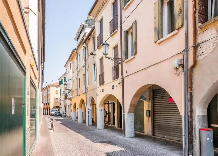 Enjoy - Mansarda Piccolo Tesoro In Centro Citta شقة